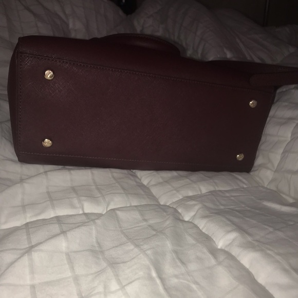 🚨HENRI BENDEL SHOULDER BAG🚨 - Picture 2 of 8